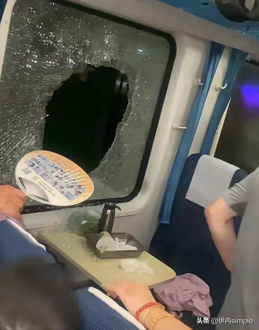 最近，“火车砸窗”事件引起了广泛关注。自消息传至网络以来，我持续关注该事件的最终处理进展。-Illusion中国官网 - i社游戏免费下载i社中国官网