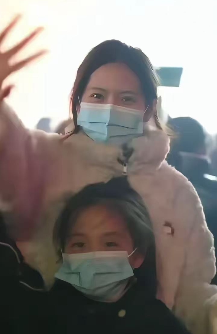 阿坝旅游小姑妈找到了，年仅31岁，被冲远20公里，丈夫：我不怪你